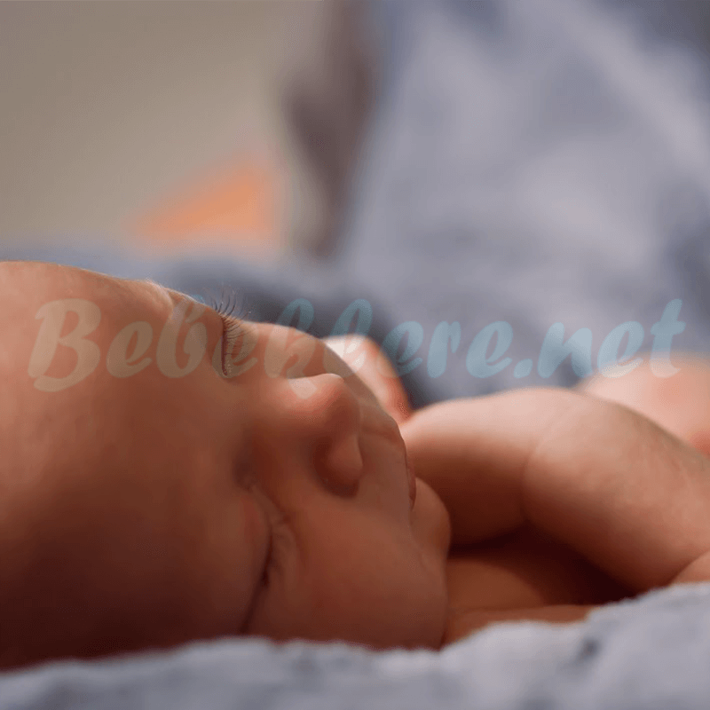 Bebeklerde Düzenli Uyku için Yapılması Gerekenler